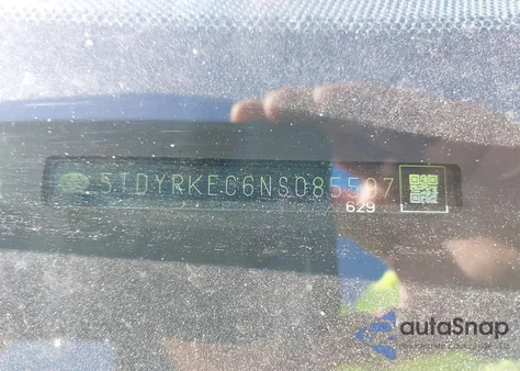 2022 Toyota Sienna Xle z USA, uszkodzony, nr VIN 5TDYRKEC6NS085597